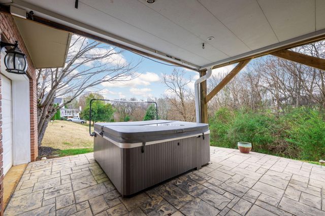 1822 Bay Pointe Drive, Hixson, TN 37343