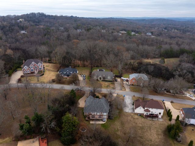 1822 Bay Pointe Drive, Hixson, TN 37343