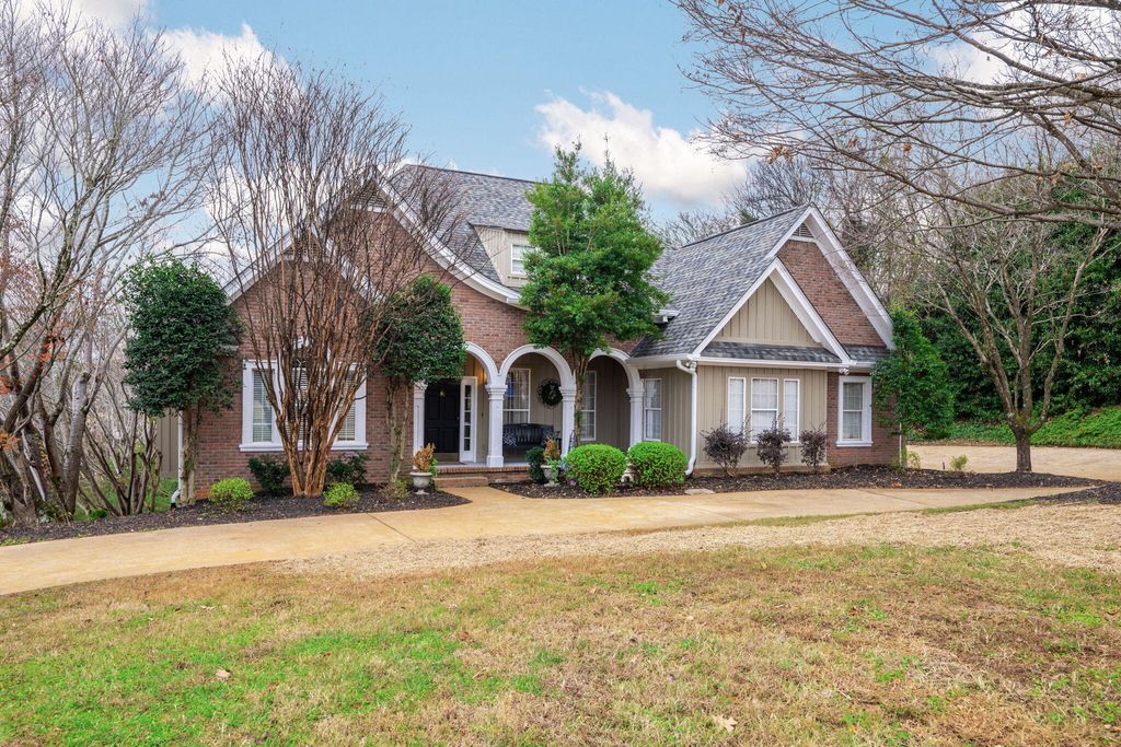 1822 Bay Pointe Drive, Hixson, TN 37343