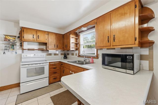 1206 N 5th Street, Festus, MO 63028