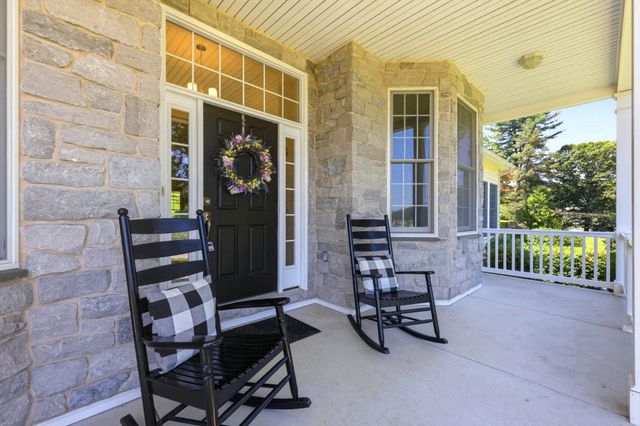 4902 W CHESTER PIKE, Newtown Square, PA 19073