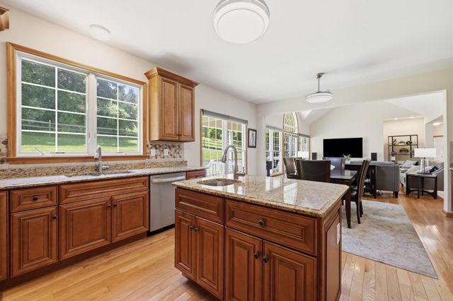 4902 W CHESTER PIKE, Newtown Square, PA 19073