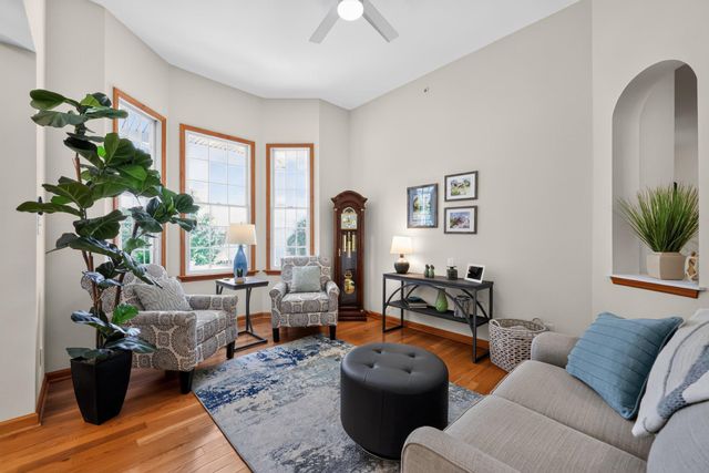 4902 W CHESTER PIKE, Newtown Square, PA 19073
