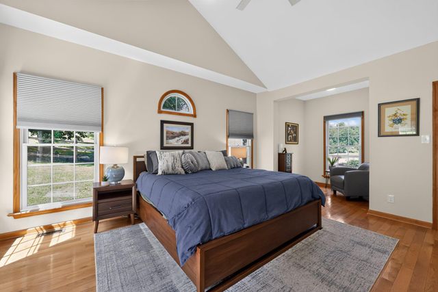 4902 W CHESTER PIKE, Newtown Square, PA 19073