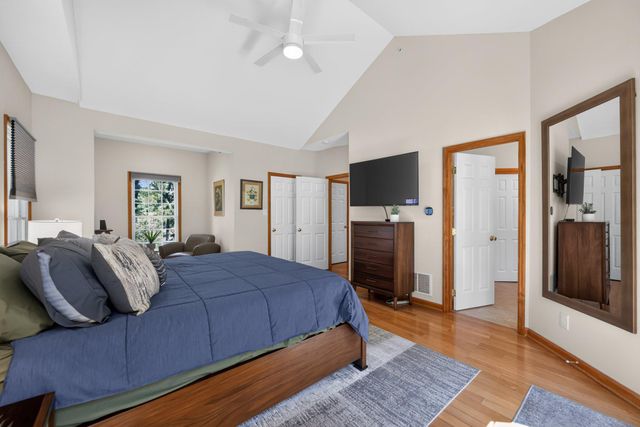 4902 W CHESTER PIKE, Newtown Square, PA 19073