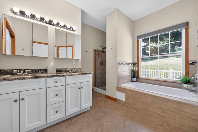 4902 W CHESTER PIKE, Newtown Square, PA 19073