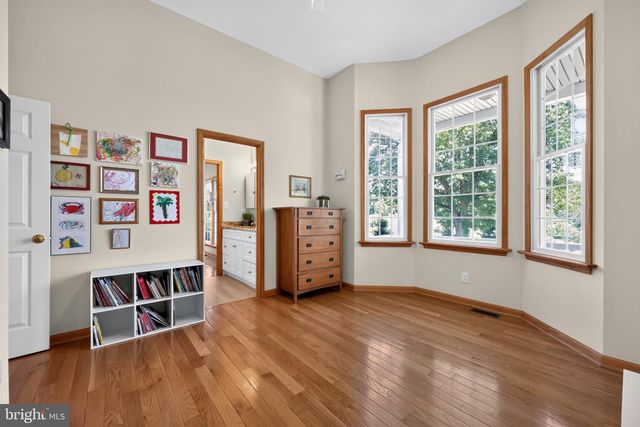 4902 W CHESTER PIKE, Newtown Square, PA 19073