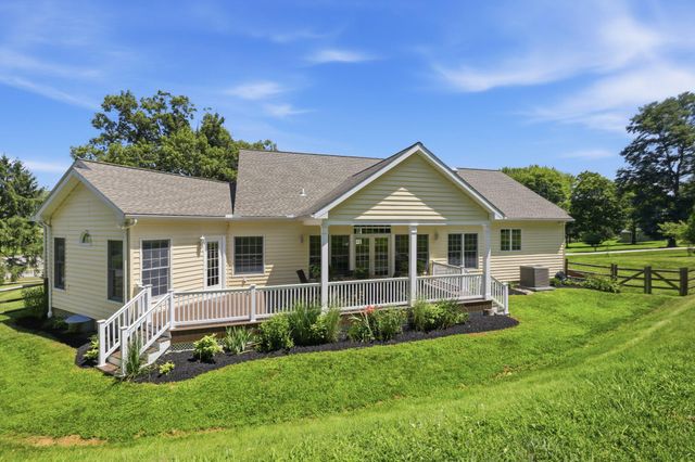 4902 W CHESTER PIKE, Newtown Square, PA 19073