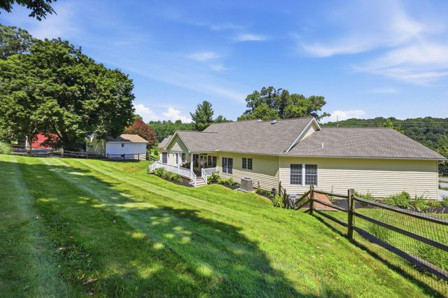 4902 W CHESTER PIKE, Newtown Square, PA 19073