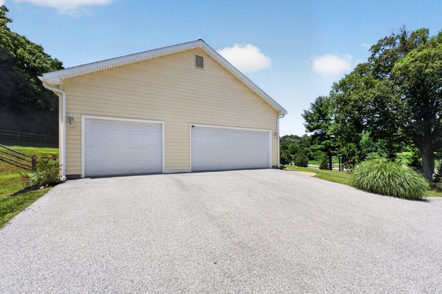 4902 W CHESTER PIKE, Newtown Square, PA 19073