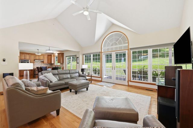 4902 W CHESTER PIKE, Newtown Square, PA 19073
