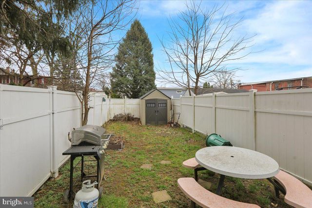 18 N 7TH ST, Columbia, PA 17512