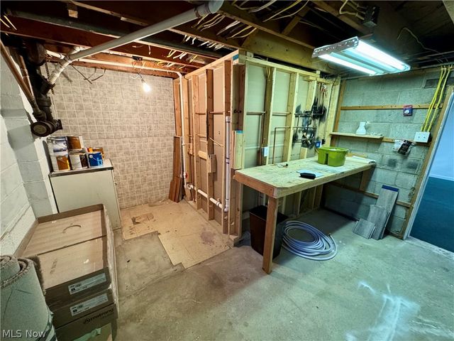 1648 Highland Lane, Ashtabula, OH 44004