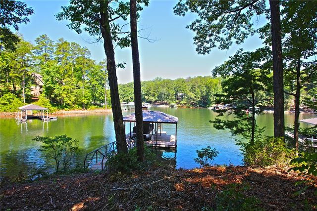 1359 Harbor Ridge Road, Seneca, SC 29672