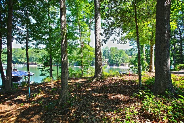 1359 Harbor Ridge Road, Seneca, SC 29672