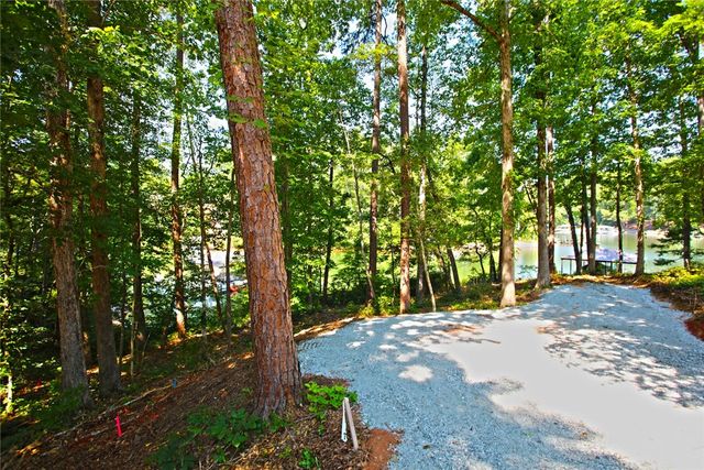1359 Harbor Ridge Road, Seneca, SC 29672