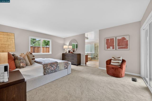 726 Buckingham Ct, Walnut Creek, CA 94598