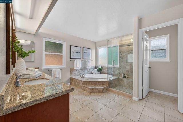 726 Buckingham Ct, Walnut Creek, CA 94598