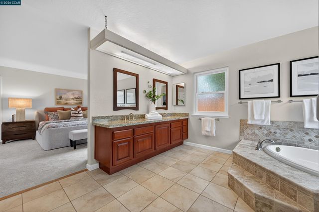 726 Buckingham Ct, Walnut Creek, CA 94598