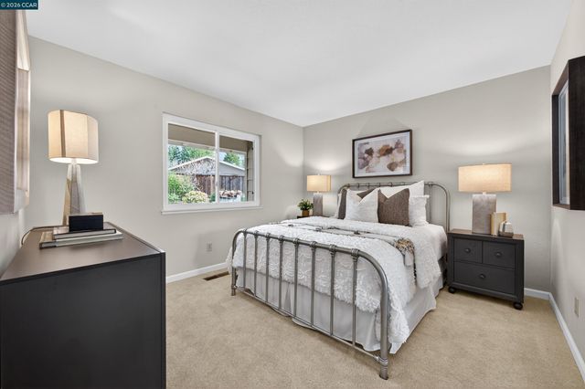 726 Buckingham Ct, Walnut Creek, CA 94598