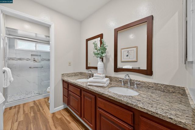 726 Buckingham Ct, Walnut Creek, CA 94598