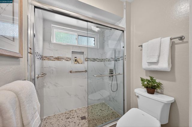 726 Buckingham Ct, Walnut Creek, CA 94598