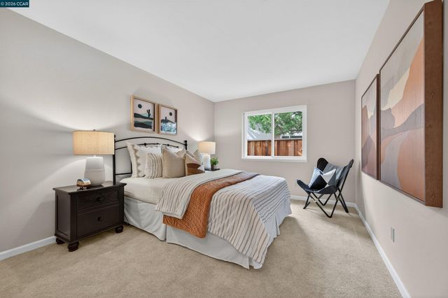 726 Buckingham Ct, Walnut Creek, CA 94598