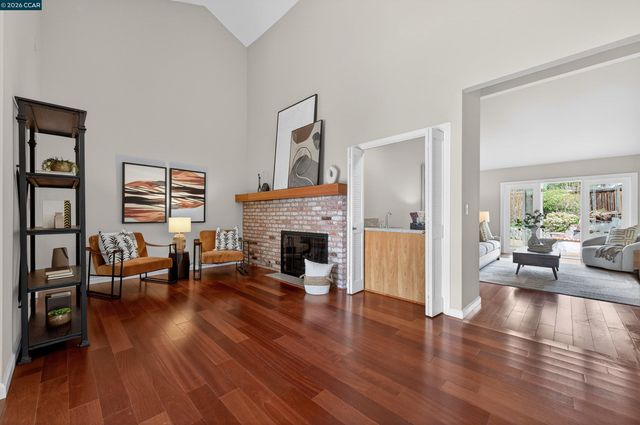 726 Buckingham Ct, Walnut Creek, CA 94598