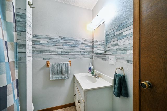 88 Main Avenue, Atkins, IA 52206