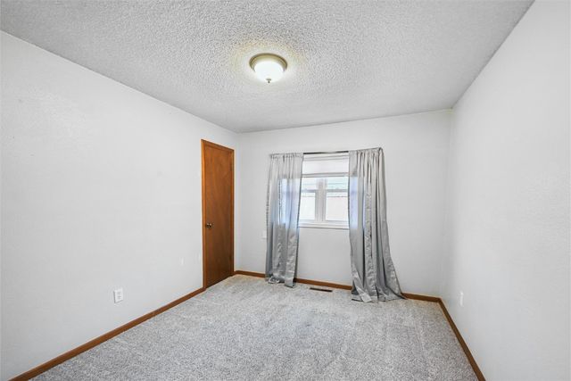 88 Main Avenue, Atkins, IA 52206