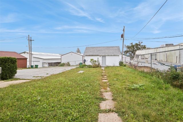 88 Main Avenue, Atkins, IA 52206