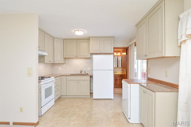 702 W Washington Street, O'fallon, IL 62269