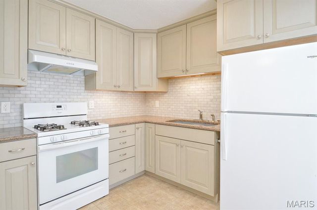 702 W Washington Street, O'fallon, IL 62269