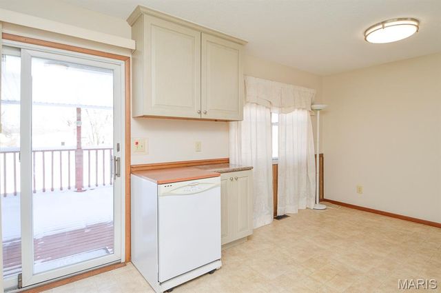 702 W Washington Street, O'fallon, IL 62269