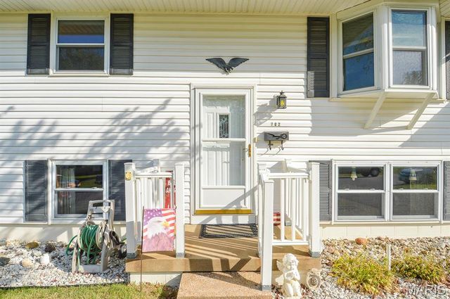 702 W Washington Street, O'fallon, IL 62269