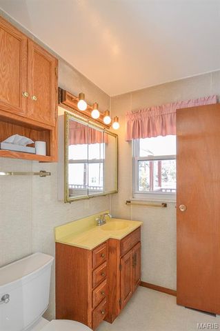 702 W Washington Street, O'fallon, IL 62269