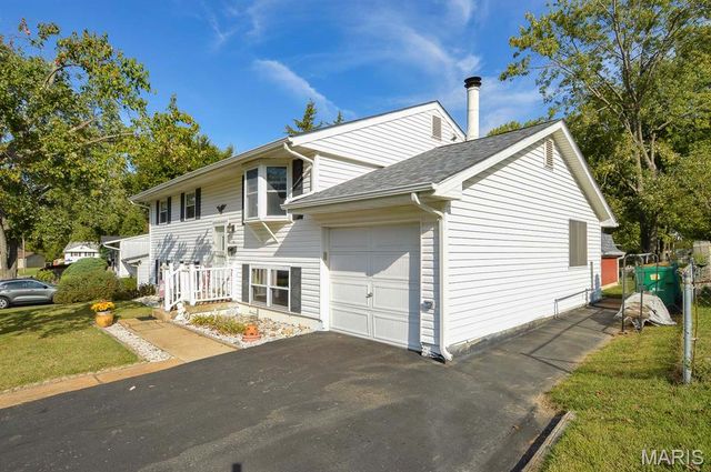 702 W Washington Street, O'fallon, IL 62269