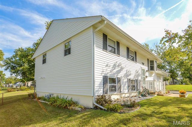 702 W Washington Street, O'fallon, IL 62269