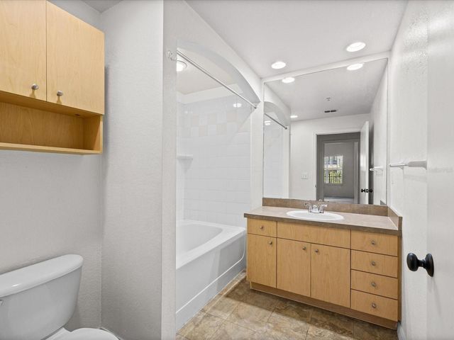 200 4TH AVENUE S 225, St Petersburg, FL 33701