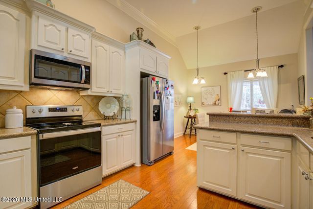 123 Courtland Drive, Hattiesburg, MS 39402