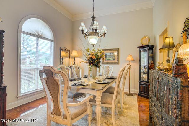 123 Courtland Drive, Hattiesburg, MS 39402