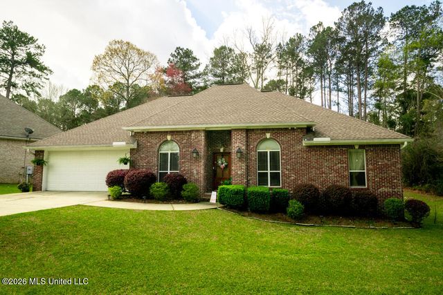 123 Courtland Drive, Hattiesburg, MS 39402