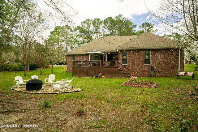 123 Courtland Drive, Hattiesburg, MS 39402