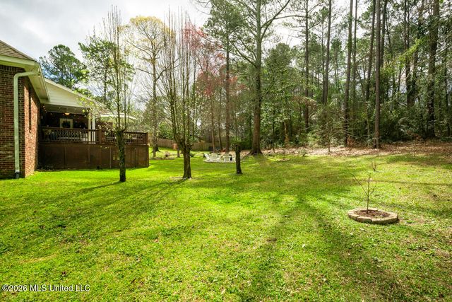 123 Courtland Drive, Hattiesburg, MS 39402