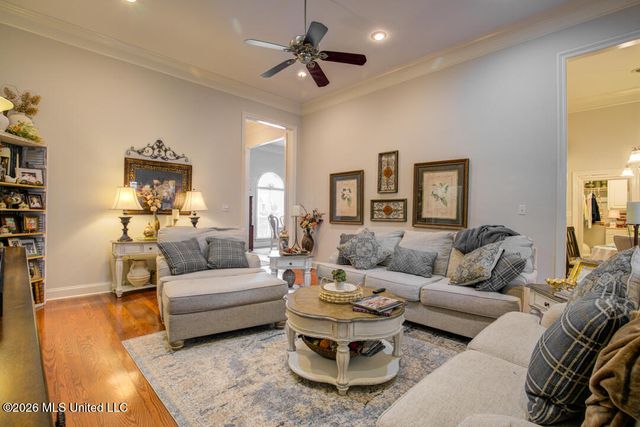 123 Courtland Drive, Hattiesburg, MS 39402