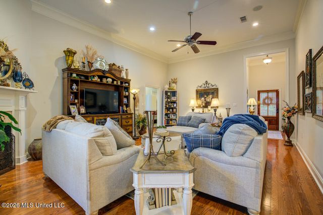 123 Courtland Drive, Hattiesburg, MS 39402