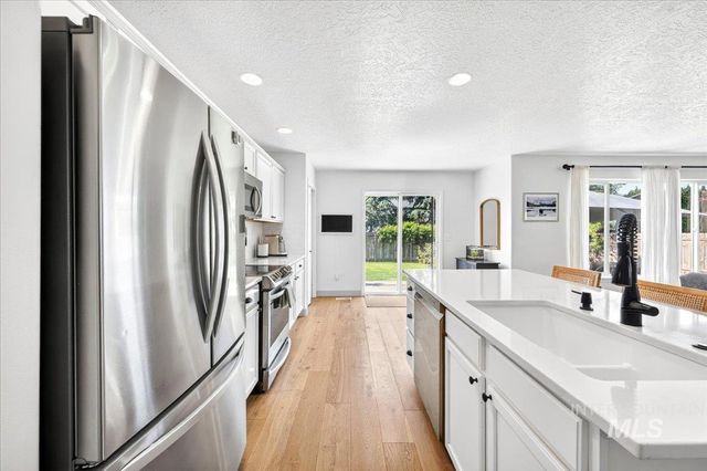 4687 W Blue Creek Ct, Meridian, ID 83642