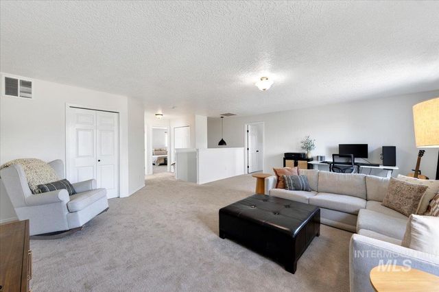 4687 W Blue Creek Ct, Meridian, ID 83642