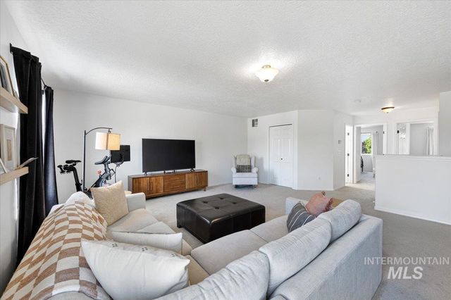 4687 W Blue Creek Ct, Meridian, ID 83642