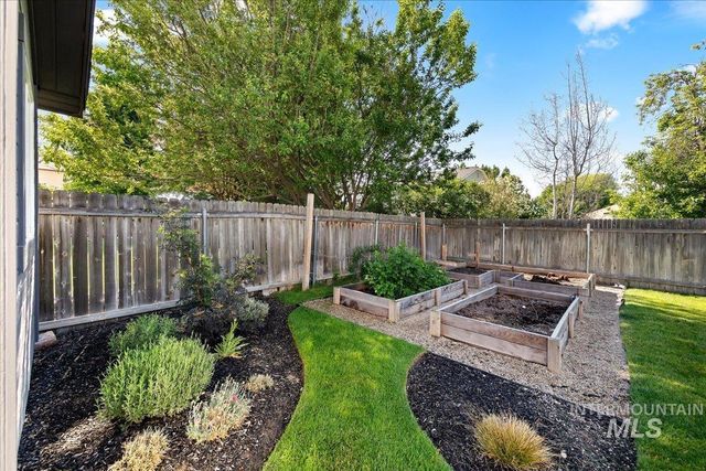 4687 W Blue Creek Ct, Meridian, ID 83642